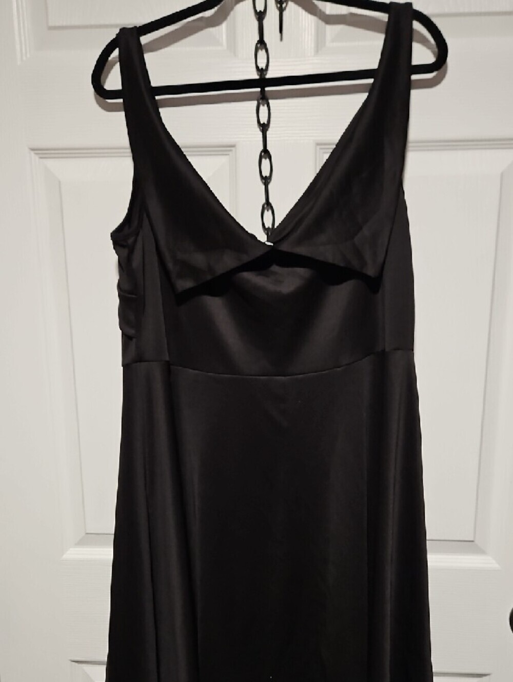 Elegant Black Sleeveless Mini Dress - Picture 5 of 5
